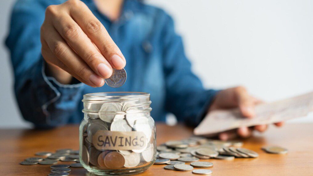 saving money when living paycheck to paycheck