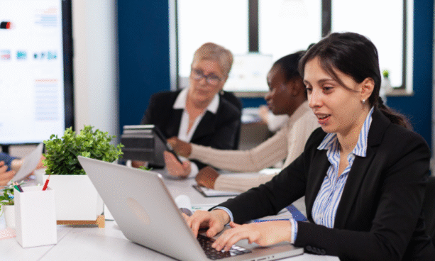 Digital assistance in business