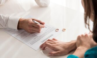 How to choose a divorce attorney